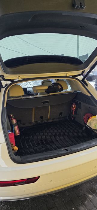 Продам Audi Q5 2.0