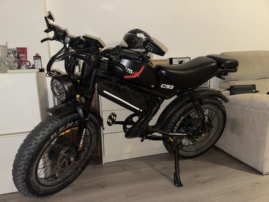 Bicicleta eleterica estilo ciclomotor 55km/h Bateria removivel, 2 motores 1000W, leva duas pessoas, não precisa de licença.