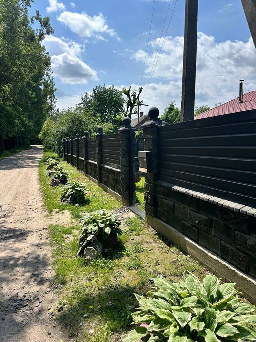 Паркан під ключ, будівельна бригада