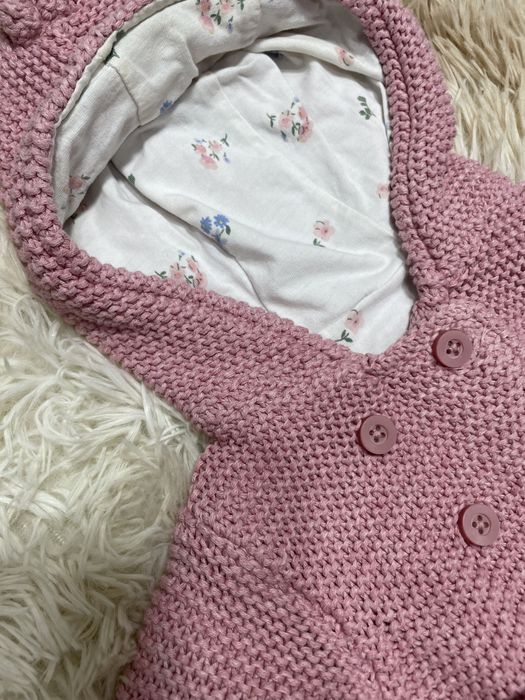 Светр на ґудзиках для дівчинки