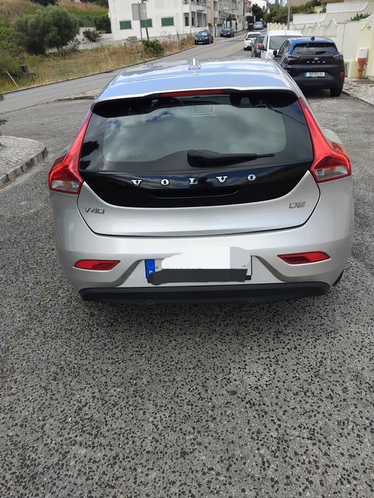Volvo  v40  d2 . foto 4