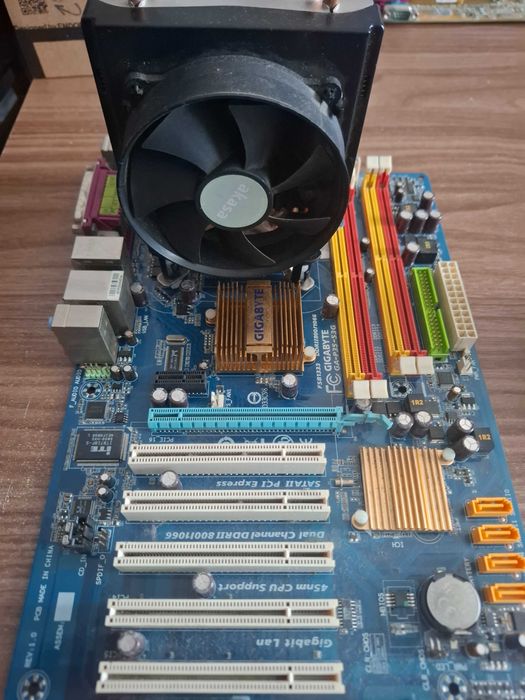 Płyta główna Gigabyte GA-P35-S3G + Core 2 Duo E7200 + 4GB DDR2 + chłodzenie Akasa nr 526