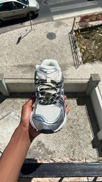Sapato Asics cizento