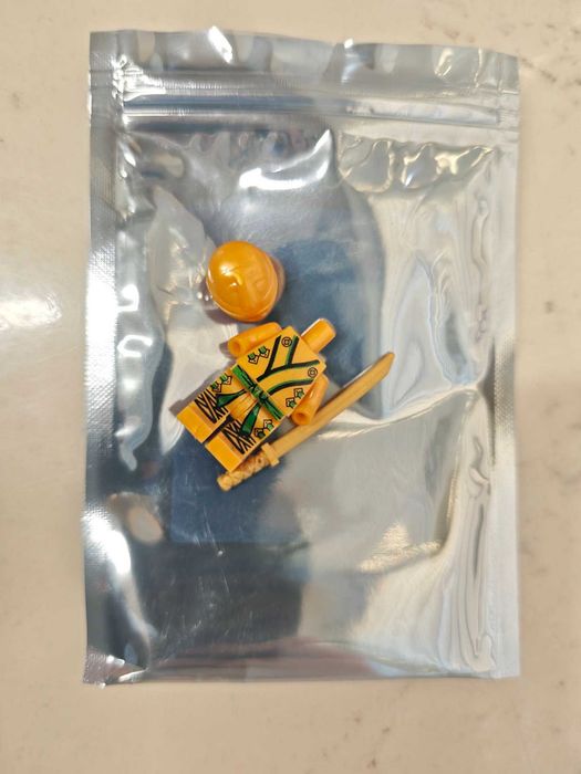 Figurka Lloyd (Golden Ninja) - kompatybilna z LEGO
