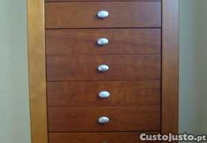 Quarto de casal em cerejeira da Movéme