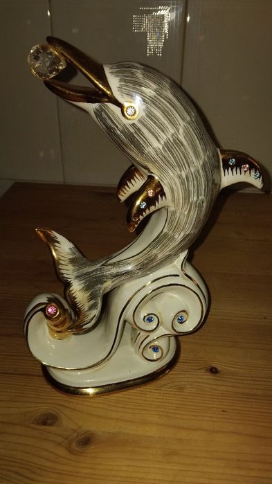 Golfinho em porcelana