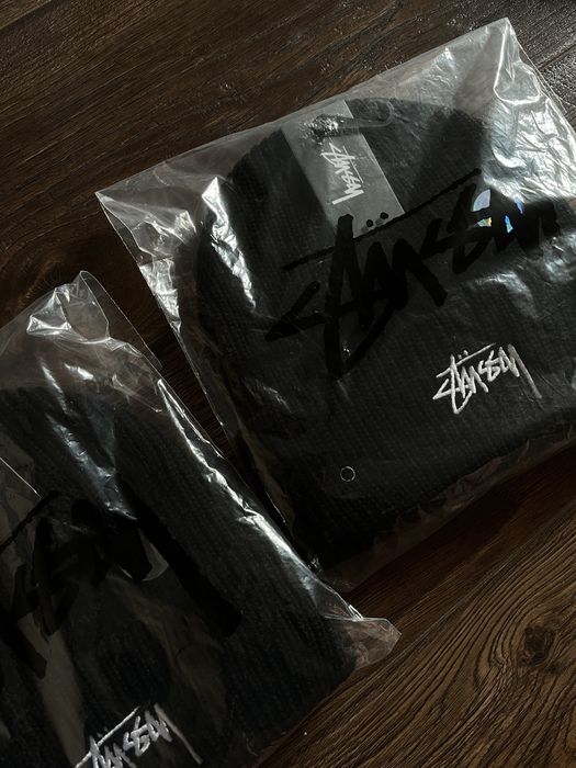 Шапка Stussy, Стуси