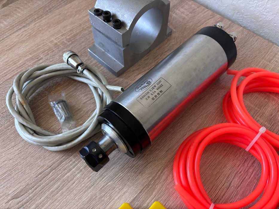 Комплект ЧПК: Шпиндель 2.2 кВт (80 мм, ER20, 220V) + Помпа + Кронштейн + Цанги + Кабель