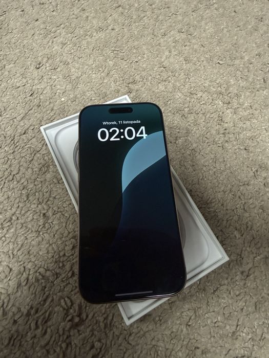 Iphone 16 pro desert 128 gb stan idealny bez rat !