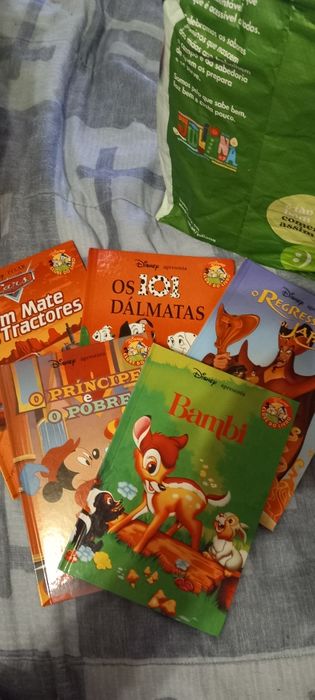 Livros "clube do livro - Disney e Pixar"