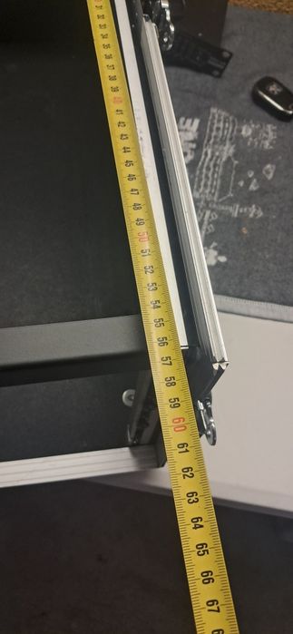 Case em L com pes elevatórios