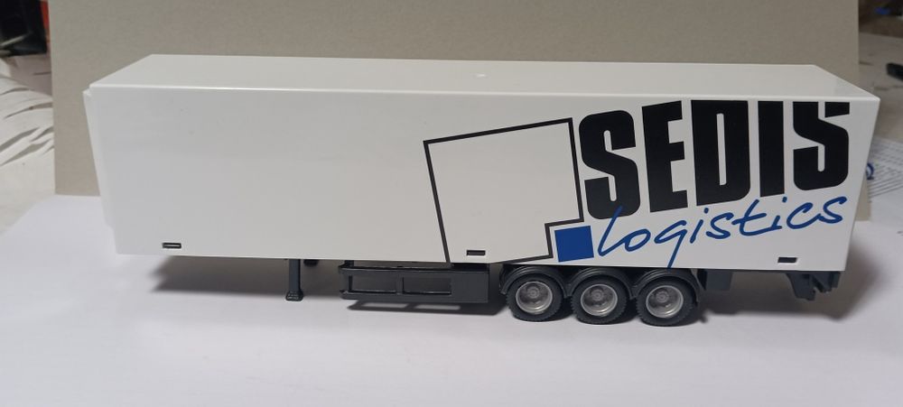 Reboques escala 1/43