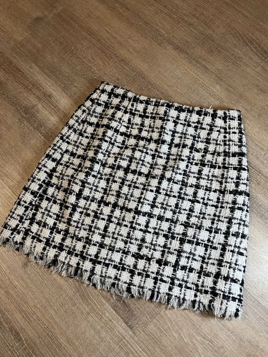 Твідова спідниця