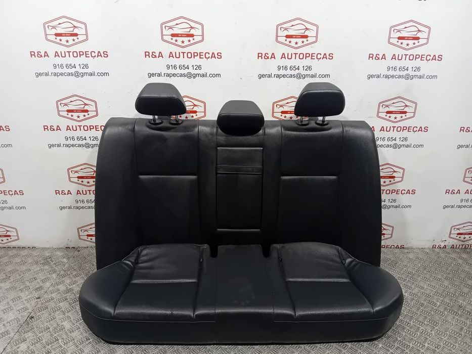 Conjunto de Bancos Mercedes Class C W204 Sedan em Pele Original