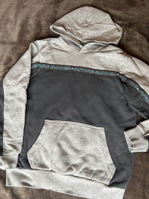 Кофта кенгуру benetton 10р