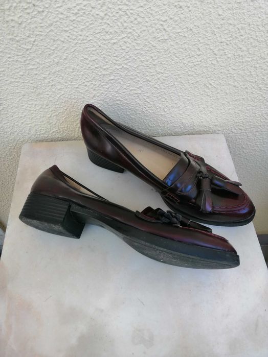 Sapatos de senhora n. 40 e outros