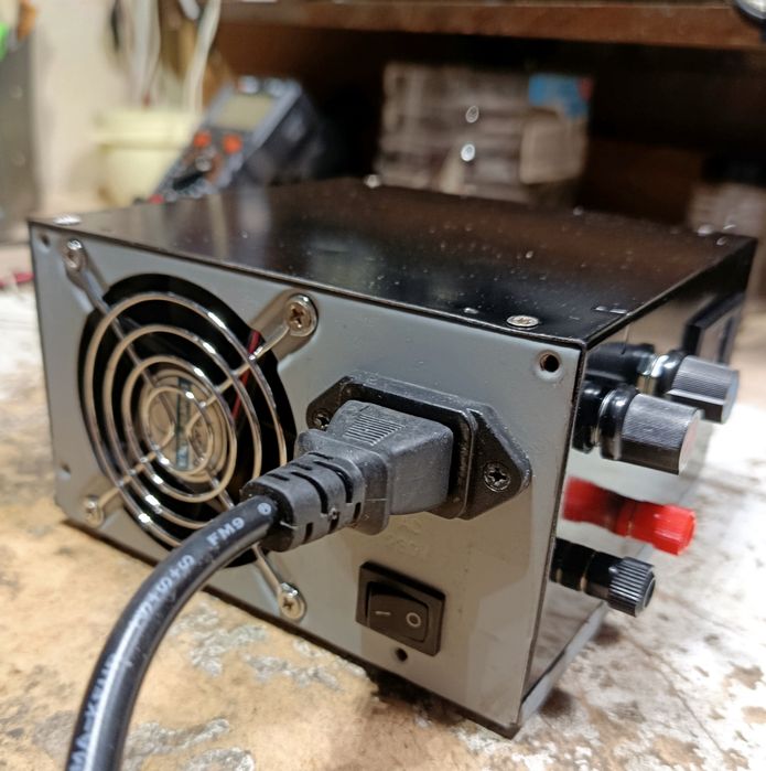 Продам регулируемый блок питания на базе Power Master 350w.