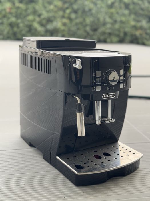 Maquina de Café Delonghi Magnifica S