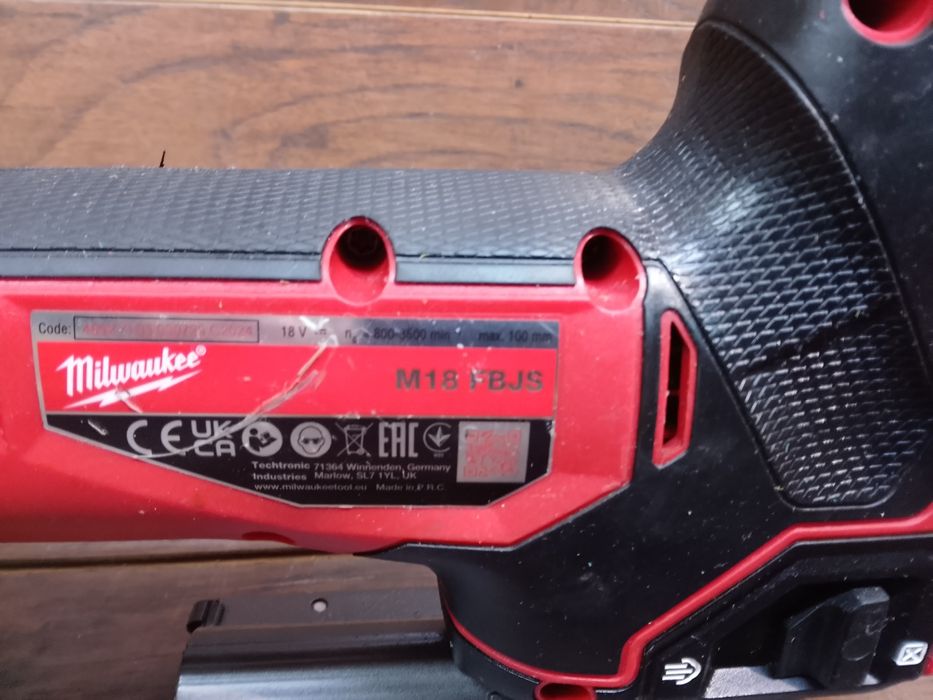 Milwaukee M18 FBJS wyrzynarka z baterią 5ah