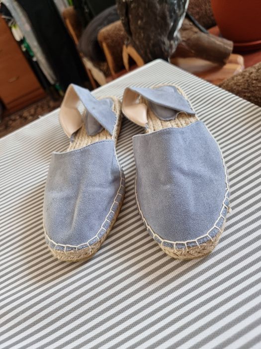 Ескадрильї, босоніжки