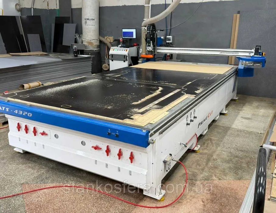 Фрезерний станок с ЧПУ б/у ATS-3020 з вакуумним столом 3*2 та 4,3*2 м