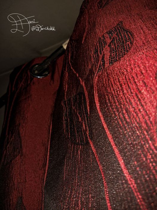 1 Curtain | Red | +2 Pairs of Tiebacks | 2,25m L/1,37m W | 2010s