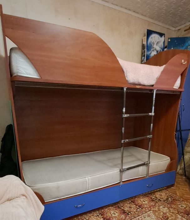 Двохповерхове ліжко