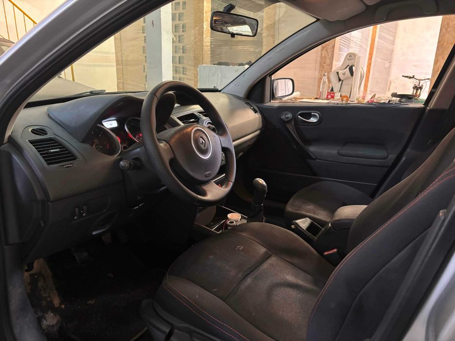 Renault Megane 1.5 DCI — photo 2