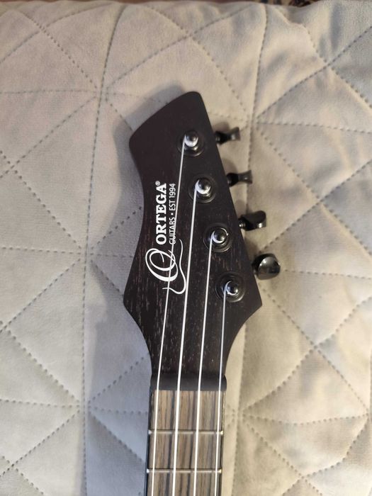Ukulele koncertowe elektro-akustyczne ORTEGA RUHZ-CE-SBK