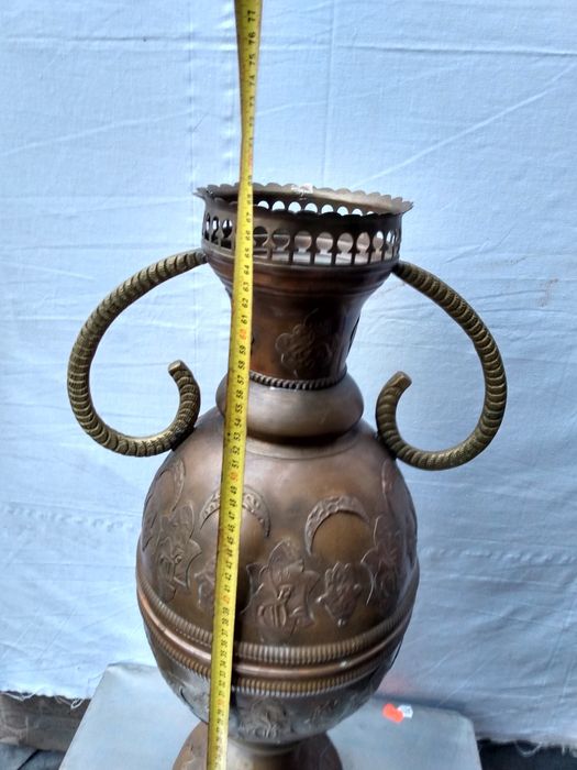 Miedziany wazon dzban na wodę