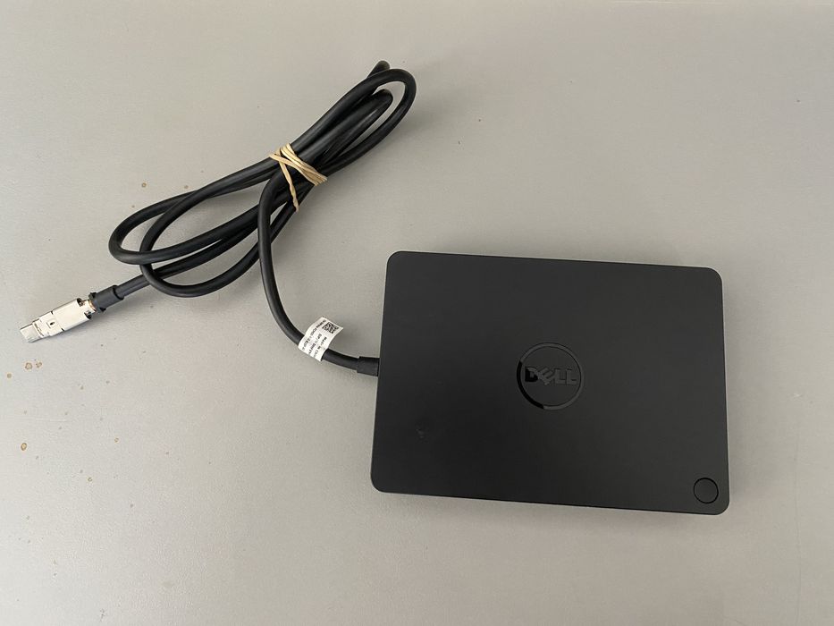 Laptop Dell Precision 3551 + stacja dokujaca.