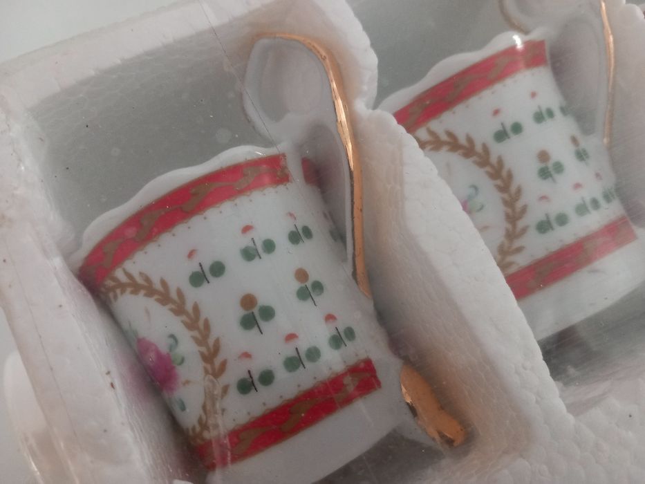 Chávenas de café/chá com pires