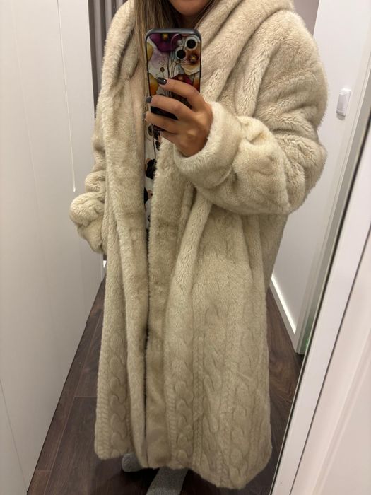 Casaco de pele sem uso