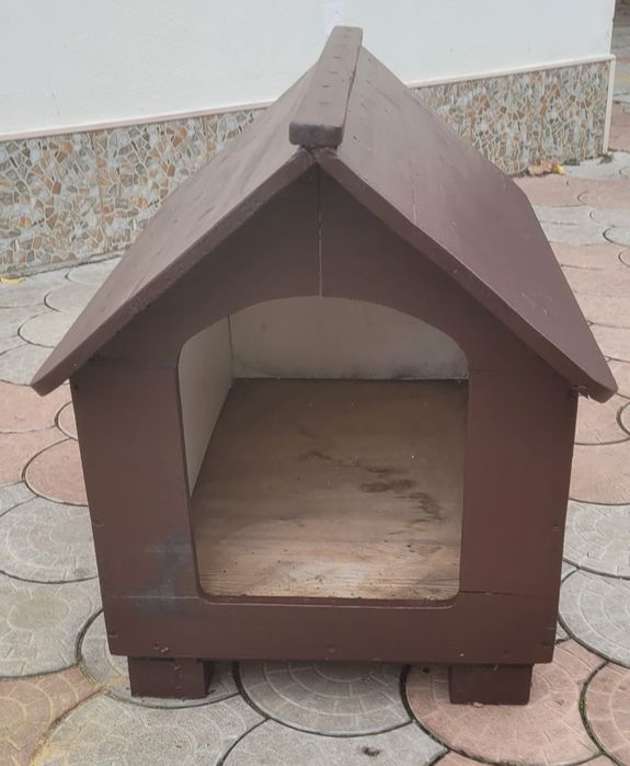 Будка для собак деревяная
