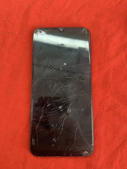 Бу телефон samsung sm-a305fn 3/32, не працює екран