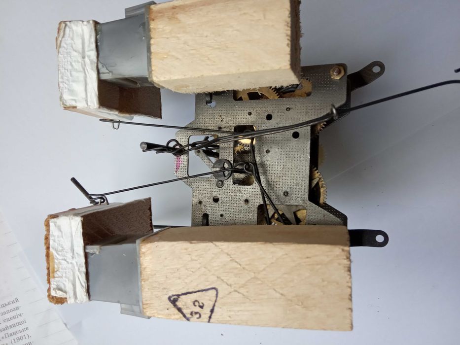 часовой механизм з настінного "Маяка" в гарному стані