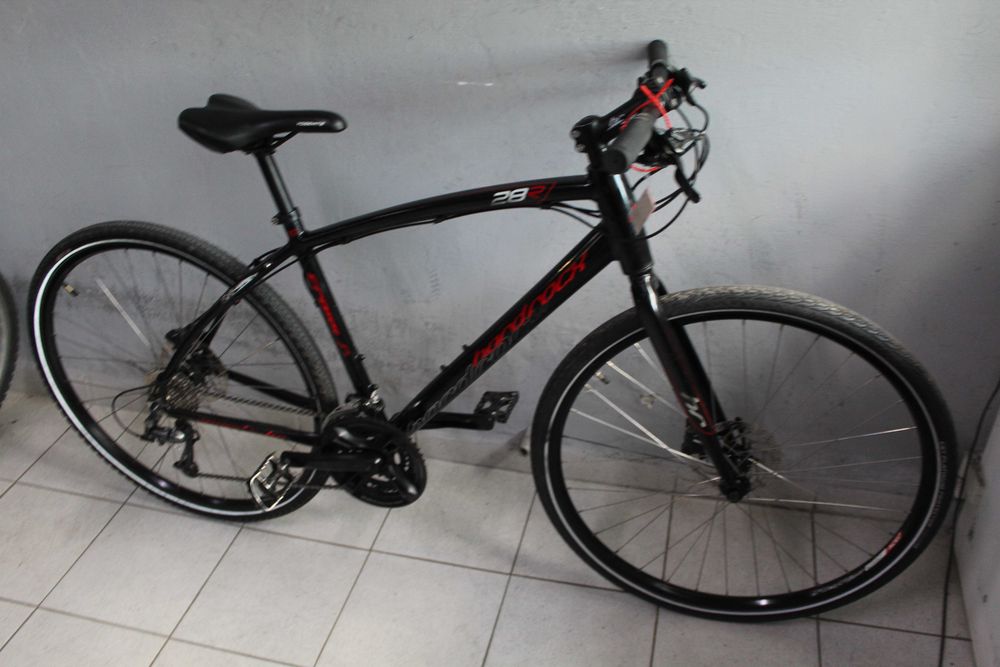 Rower crossowy HardRock, Rama 18,5", Koła 28" Alu, Amor Shimano Deore, Lekki