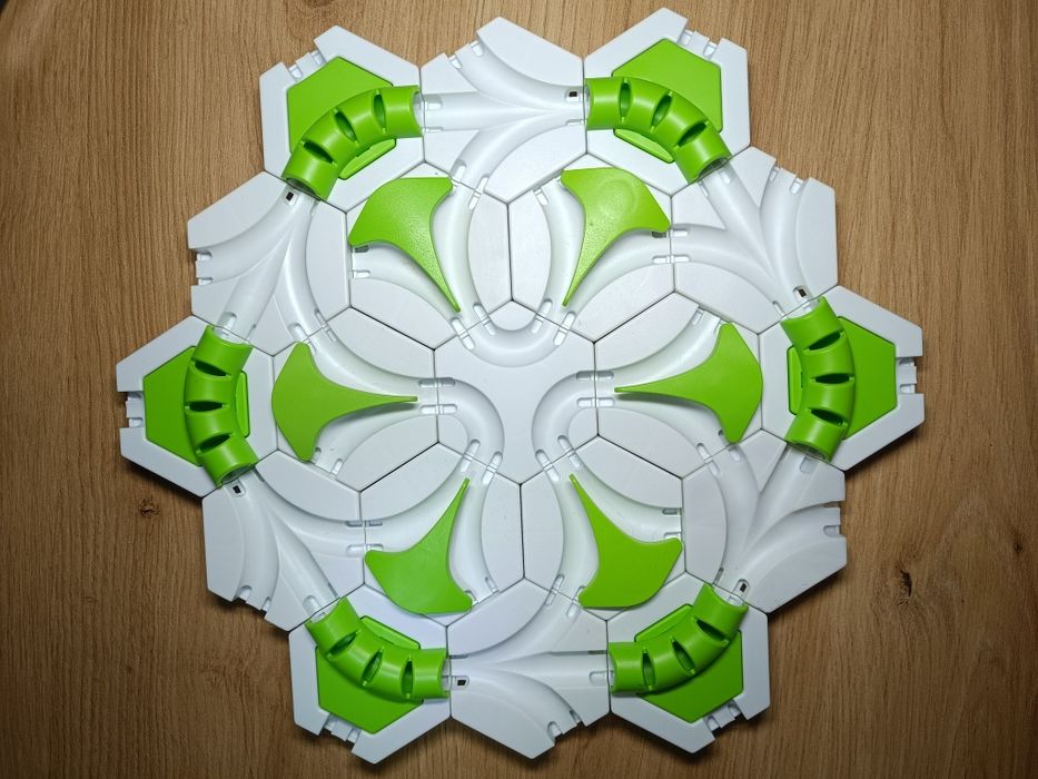 Gravitrax elementy ze zdjęcia.