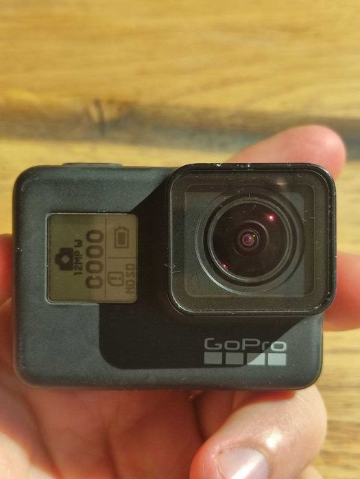 GoPro HERO 7 Black + duży zestaw akcesoriów, 3 baterie, ładowarka, karta