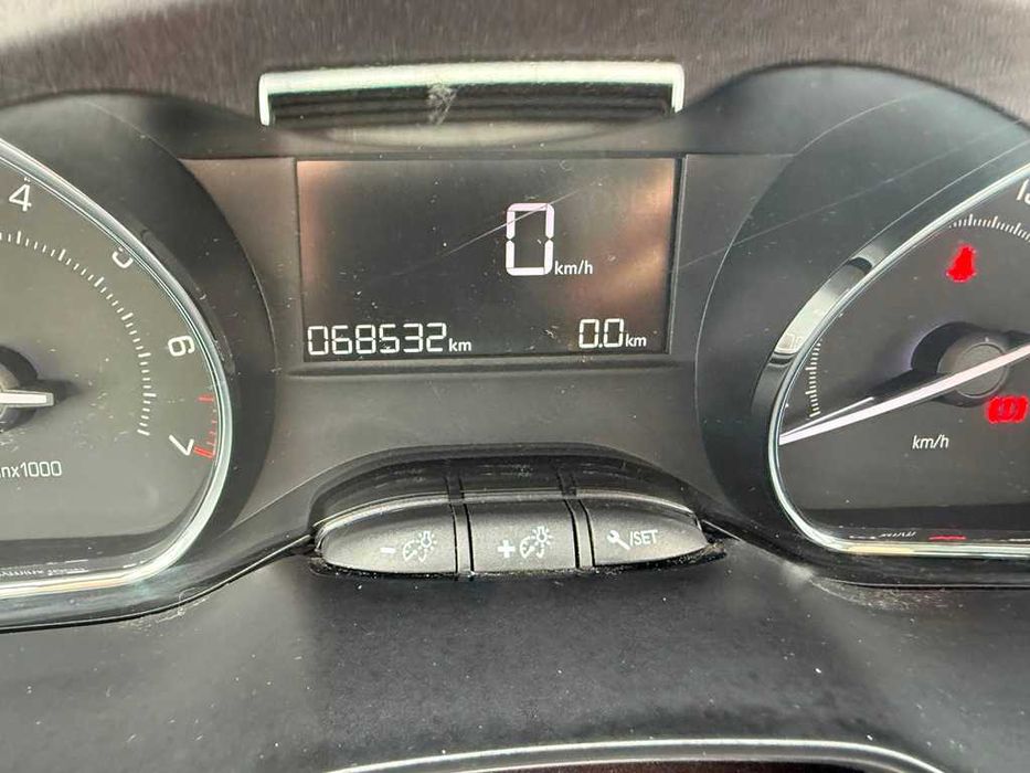 Peugeot 2008 1.2VTi 82Cv Active 60.000Km 11/2014