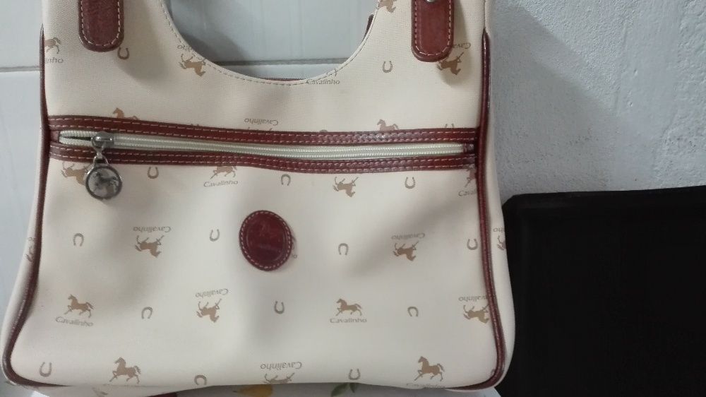 Carteira em pele. nova bege cavalinho original nunca usada