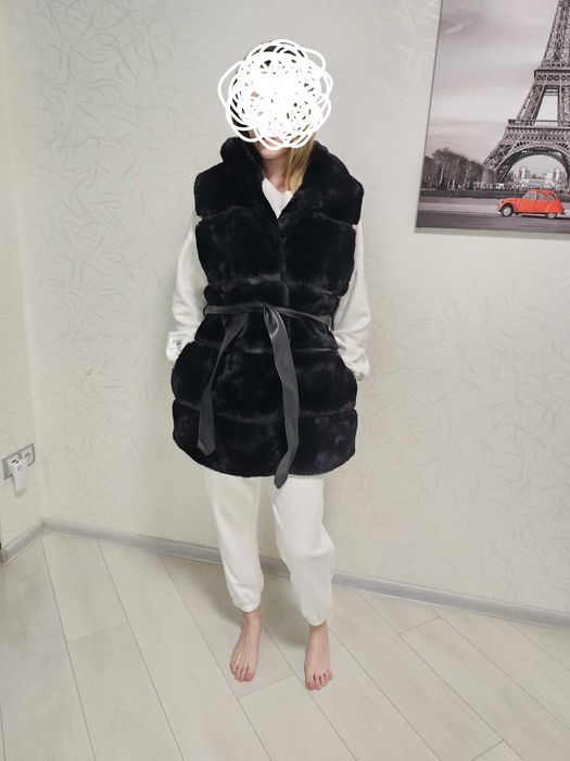 Жилетка (безрукавка) з штучного хутра