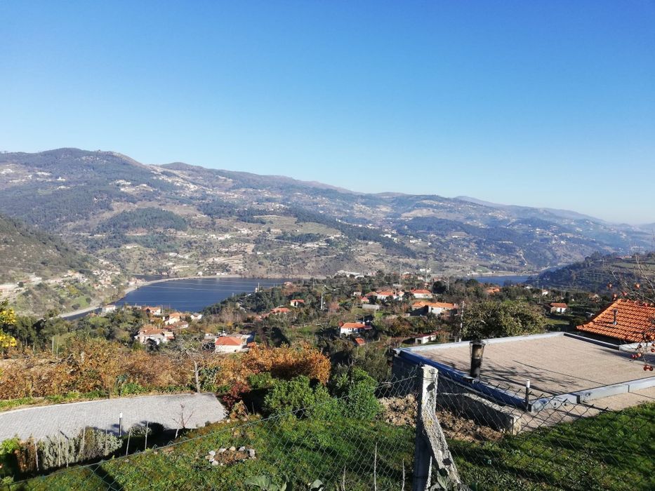Casa  com Vista Panorâmica sobre o Douro — Resende