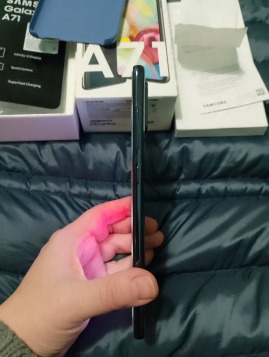 Смартфон Samsung Galaxy A71 6/128 в комплекті коробка, чехол, чек