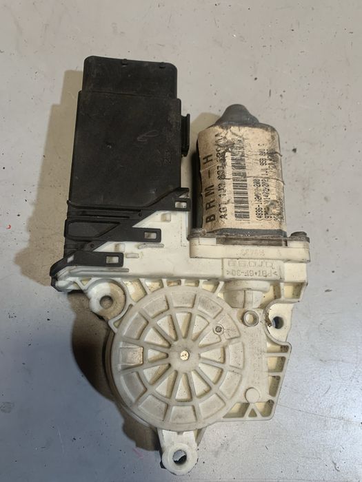 Motor vidro golf IV 4