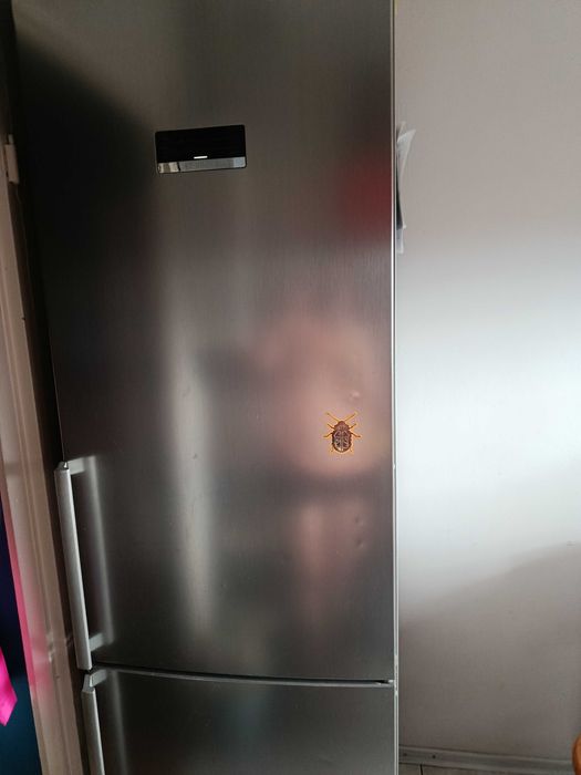 Lodówka srebrna w dobrym stanie