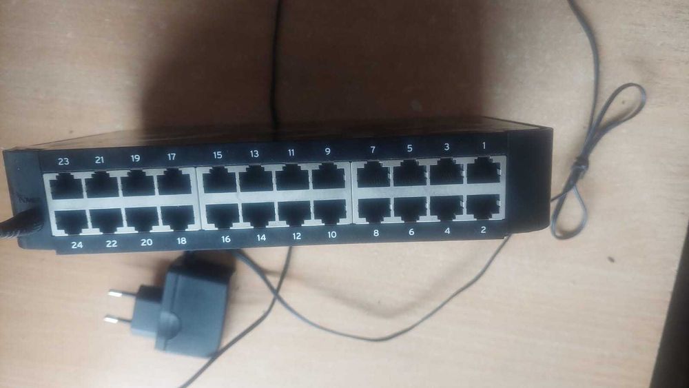 Комутатор TP-Link TL-SF1024M