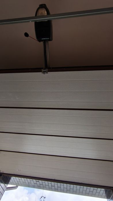 Brama garażowa - Wiśniowski, automatyka