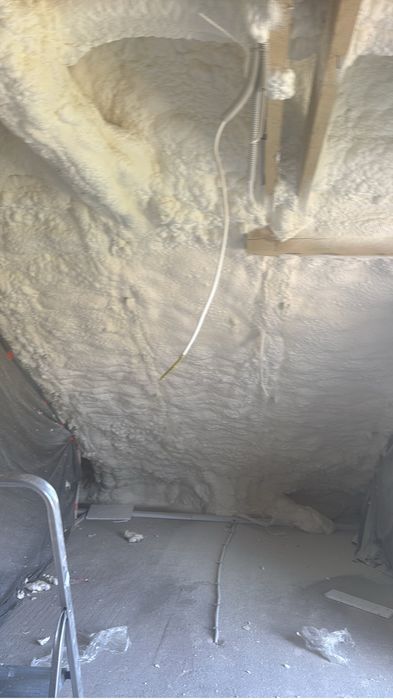 Ocieplanie poddasza pianą pur