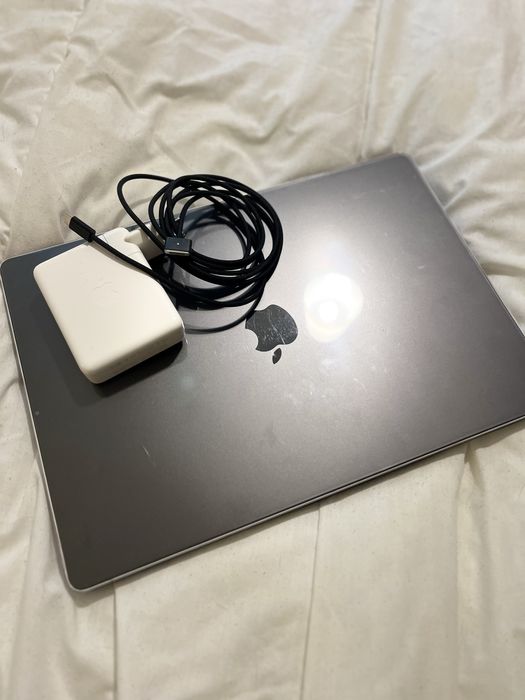 MacBook Pro 16” M3 Pro 12 - Core - 512GB SSD GPU 18 - Core
